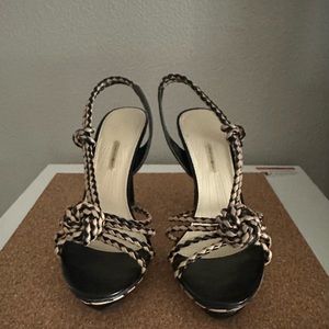 GOOD as NEW! Barely worn CUTE and STYLISH sandals❤️